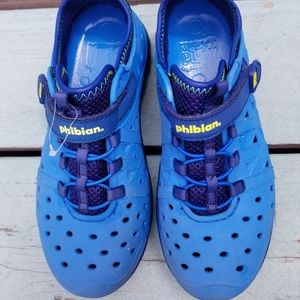 Stride Rite Phibian shoes